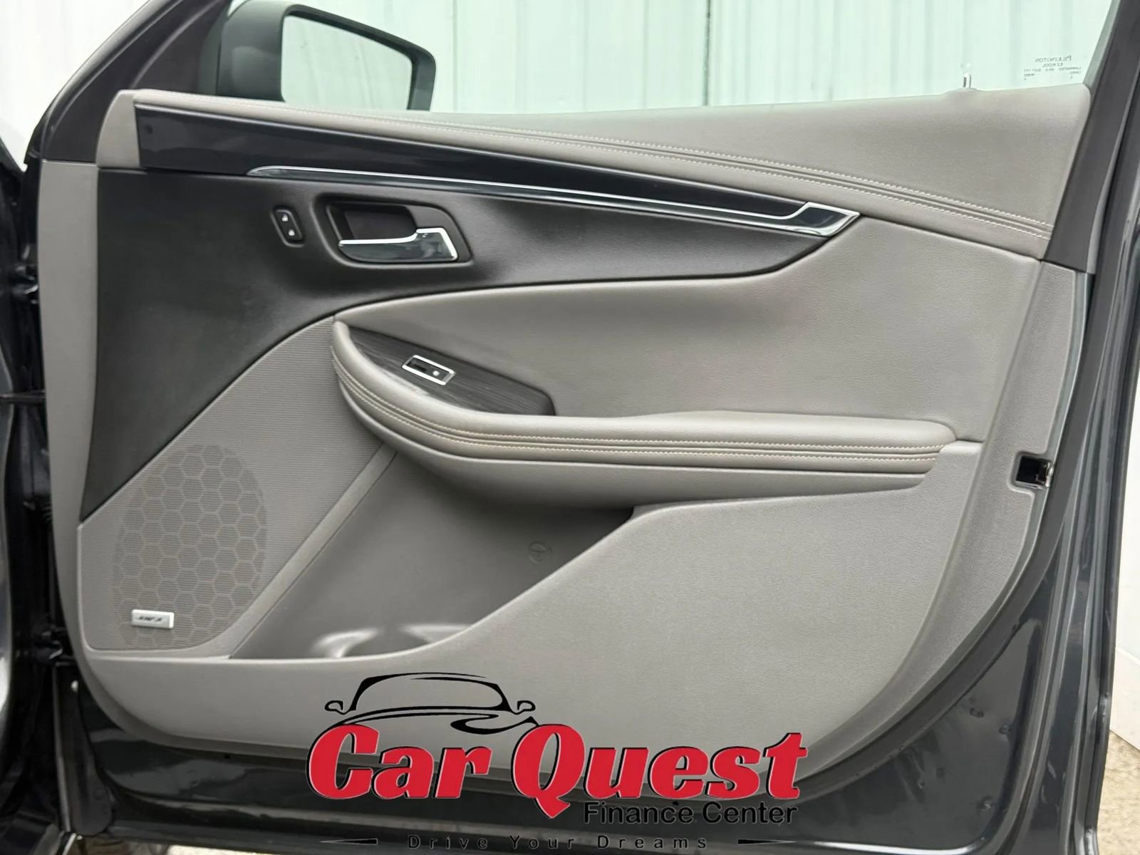 Used 2018 Chevrolet Impala LT w/ LT Convenience Package image 19