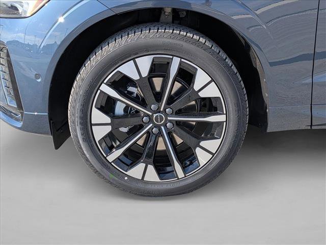 New 2026 Volvo XC60 B5 Ultra w/ Climate Package image 11