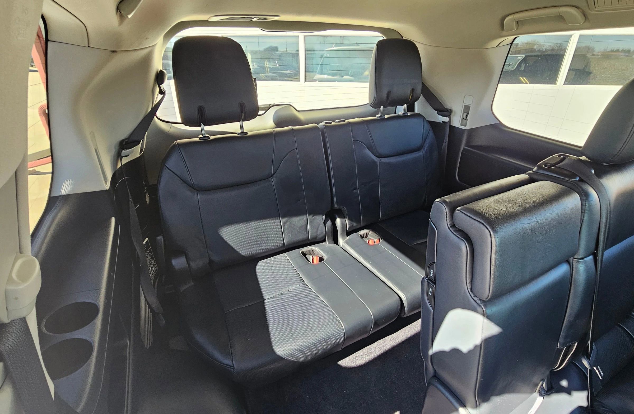 Used 2014 Lexus LX 570 4WD image 19