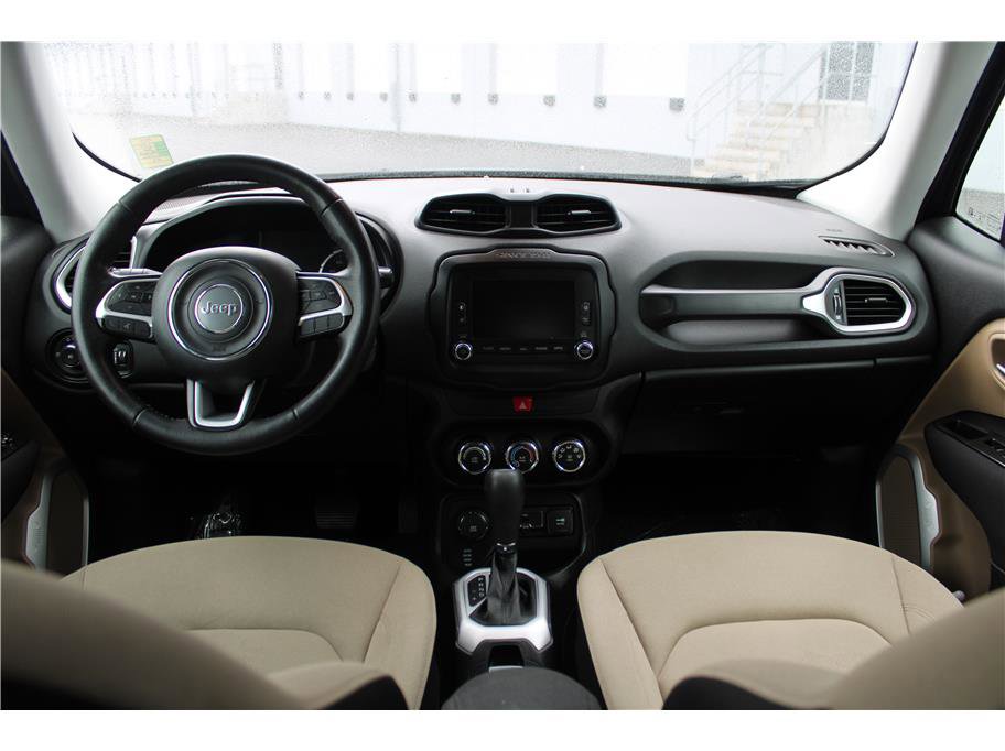 Used 2017 Jeep Renegade Latitude image 10