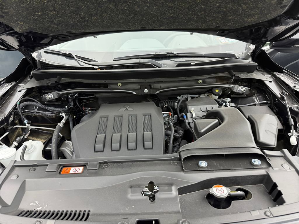 Used 2025 Mitsubishi Eclipse Cross ES image 25
