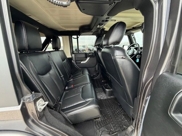 Used 2017 Jeep Wrangler Unlimited Sahara w/ Connectivity Group image 22