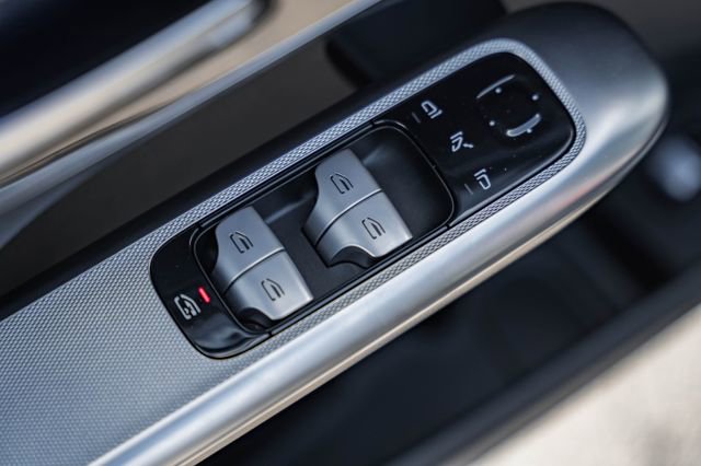 Certified 2024 Mercedes-Benz GLC 43 AMG 4MATIC image 44