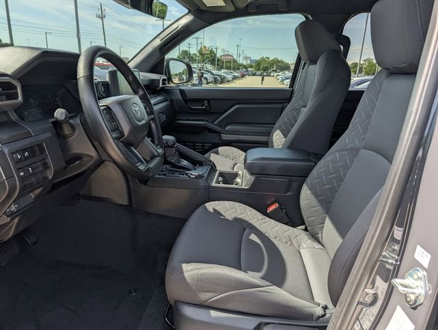 Used 2025 Toyota Tacoma SR5 AWD/4WD image 23