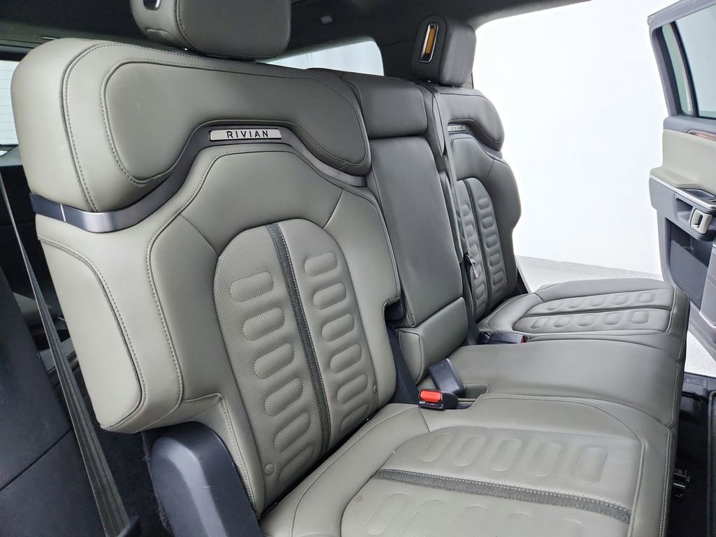 Used 2023 Rivian R1S Adventure image 38