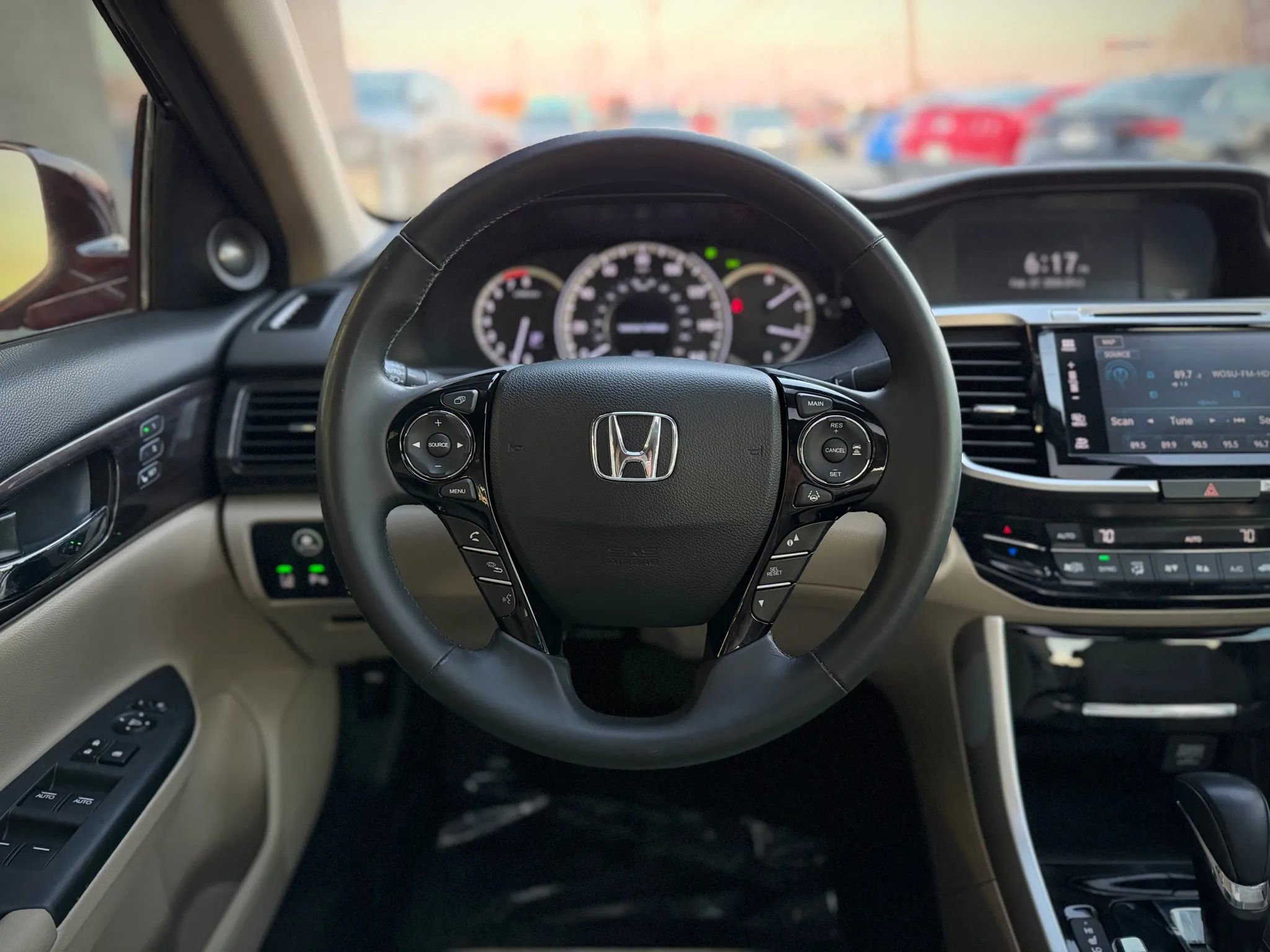 Used 2017 Honda Accord Touring image 12