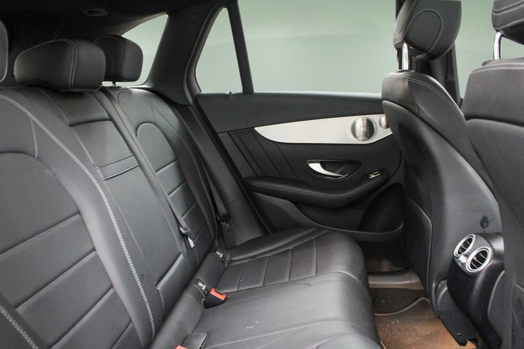 Used 2021 Mercedes-Benz GLC 300 image 27