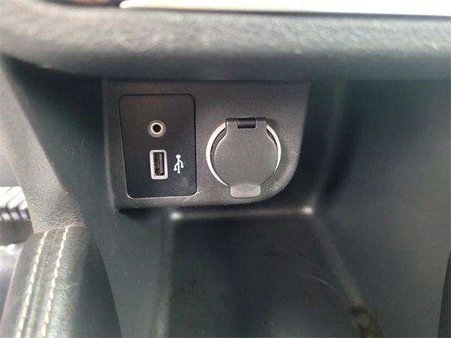 Used 2020 Nissan Kicks SR image 19