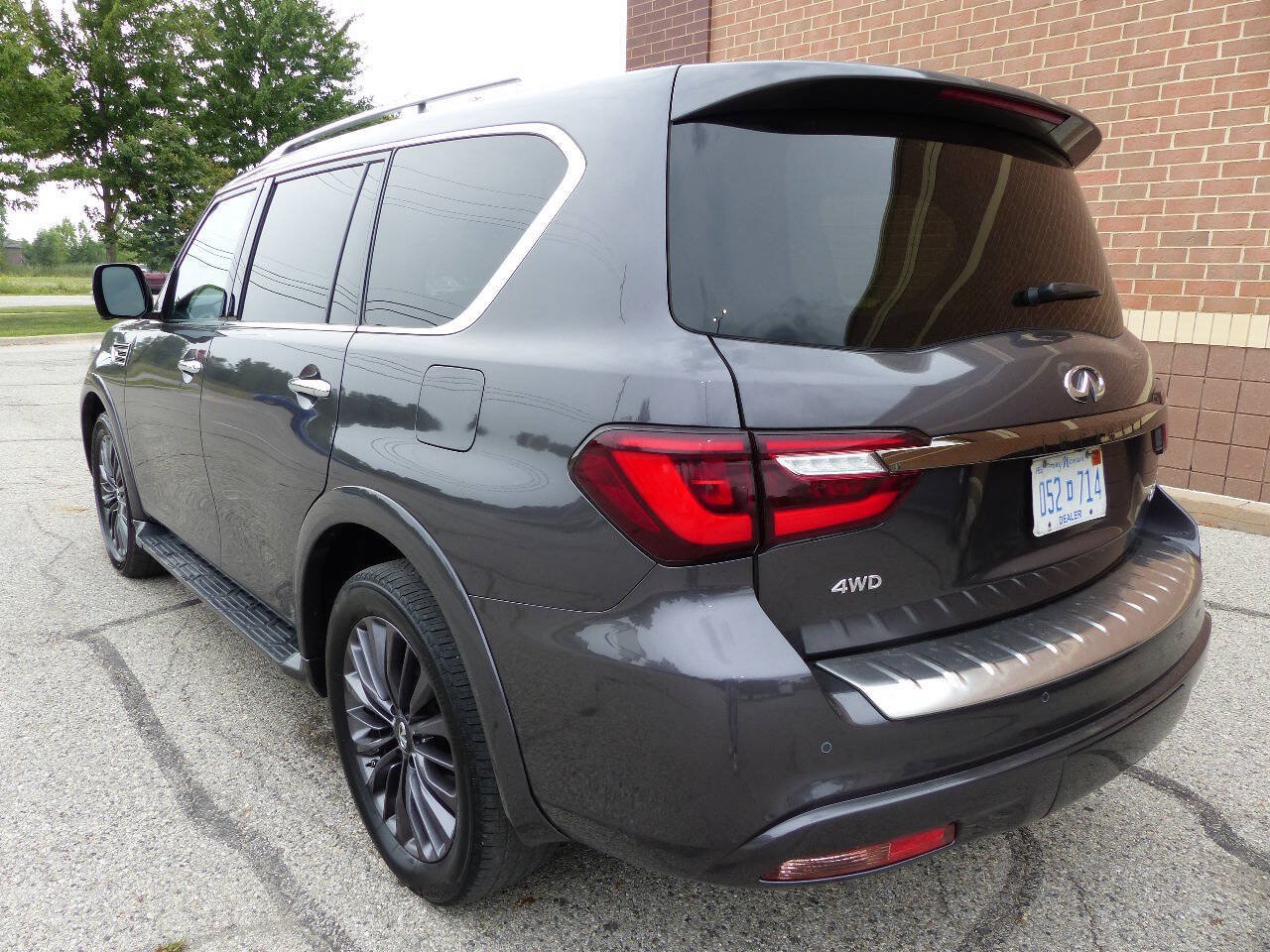 Used 2022 INFINITI QX80 Premium Select w/ Cargo Package AWD/4WD image 7