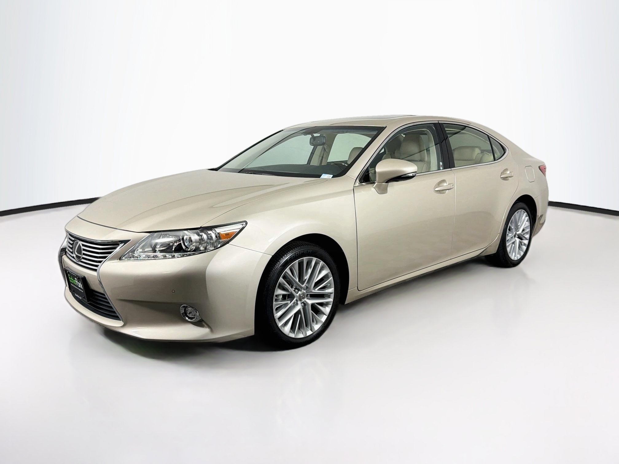 Used 2014 Lexus ES 350 w/ Luxury Package FWD image 3