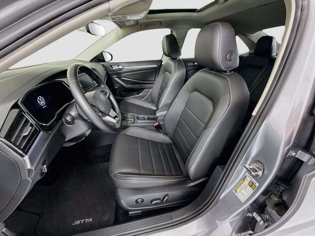 Used 2024 Volkswagen Jetta SE w/ Panoramic Sunroof Package FWD image 19