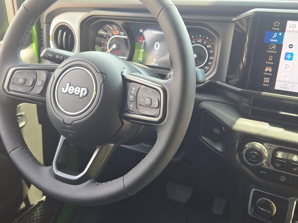 Used 2025 Jeep Wrangler Unlimited Sport AWD/4WD image 7