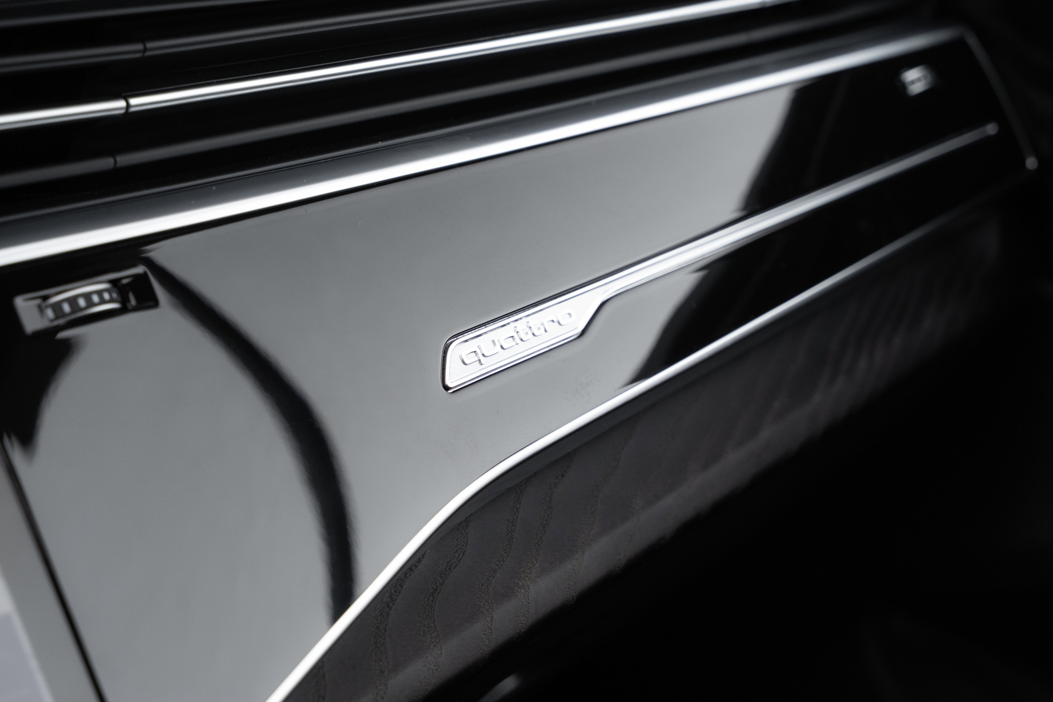 Used 2022 Audi Q8 Premium Plus w/ Premium Plus Package image 16