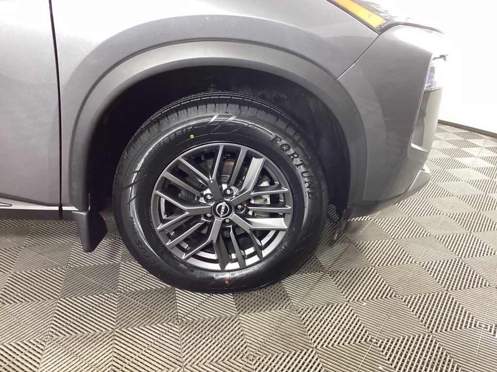 Used 2022 Nissan Rogue S image 7