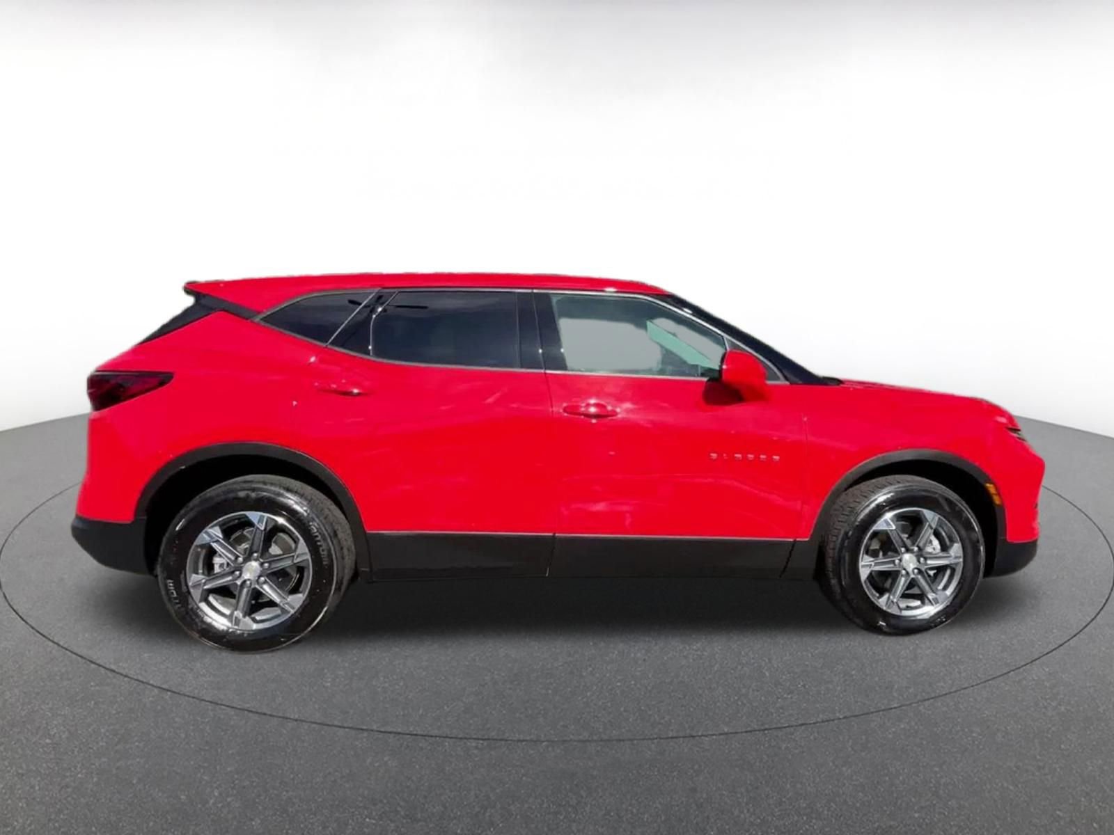 Used 2025 Chevrolet Blazer LT FWD image 16