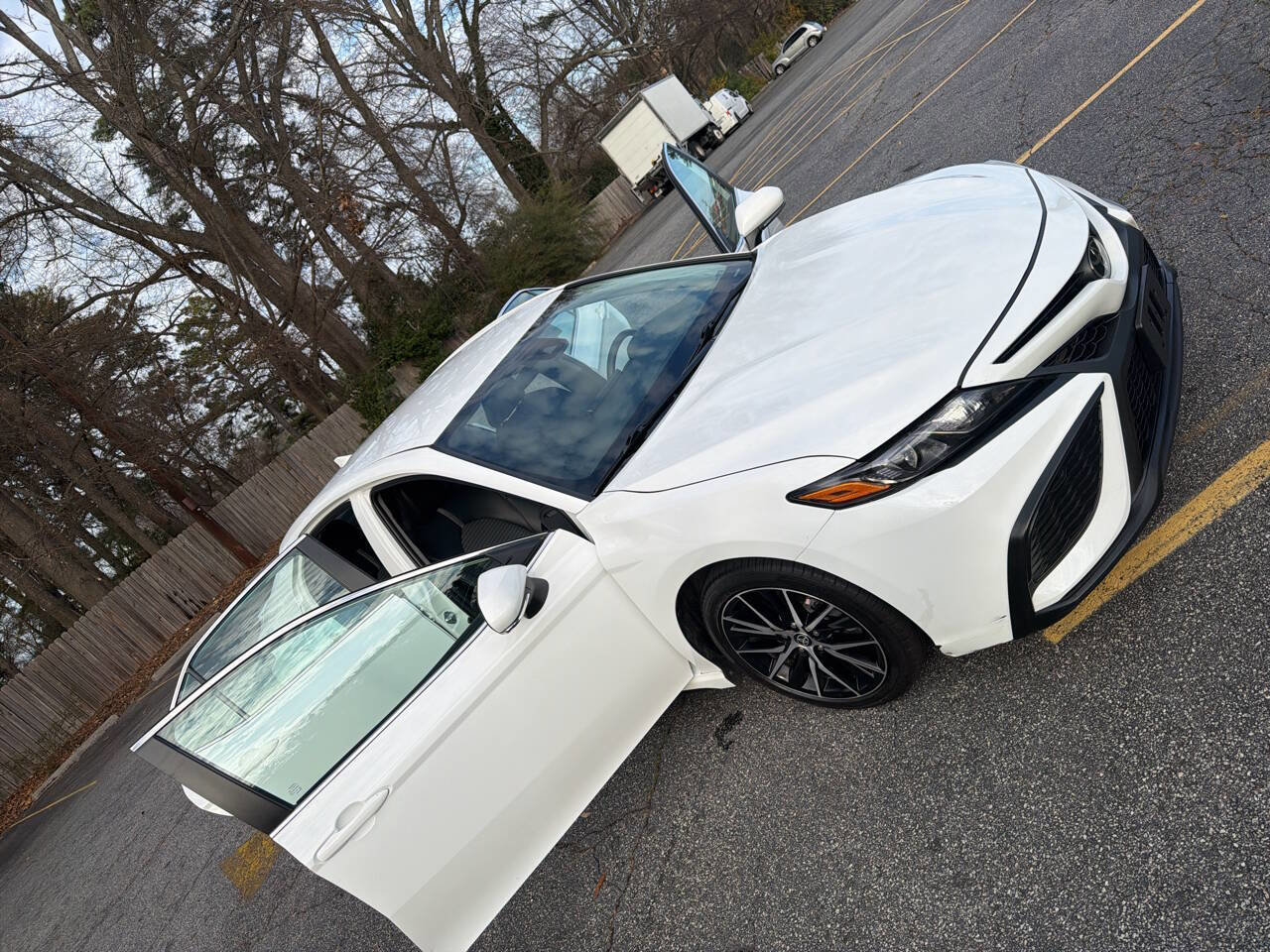 Used 2023 Toyota Camry SE image 32