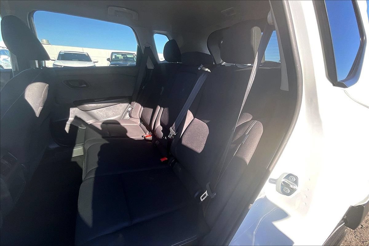 Used 2023 Nissan Rogue S FWD image 23