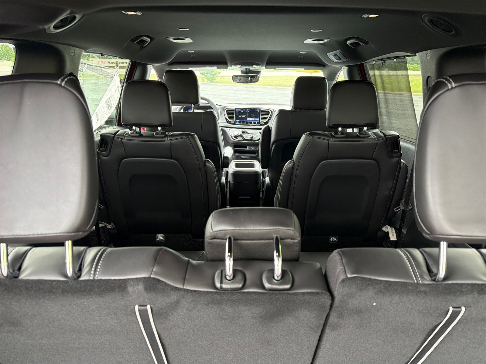 New 2026 Chrysler Pacifica Select FWD image 17