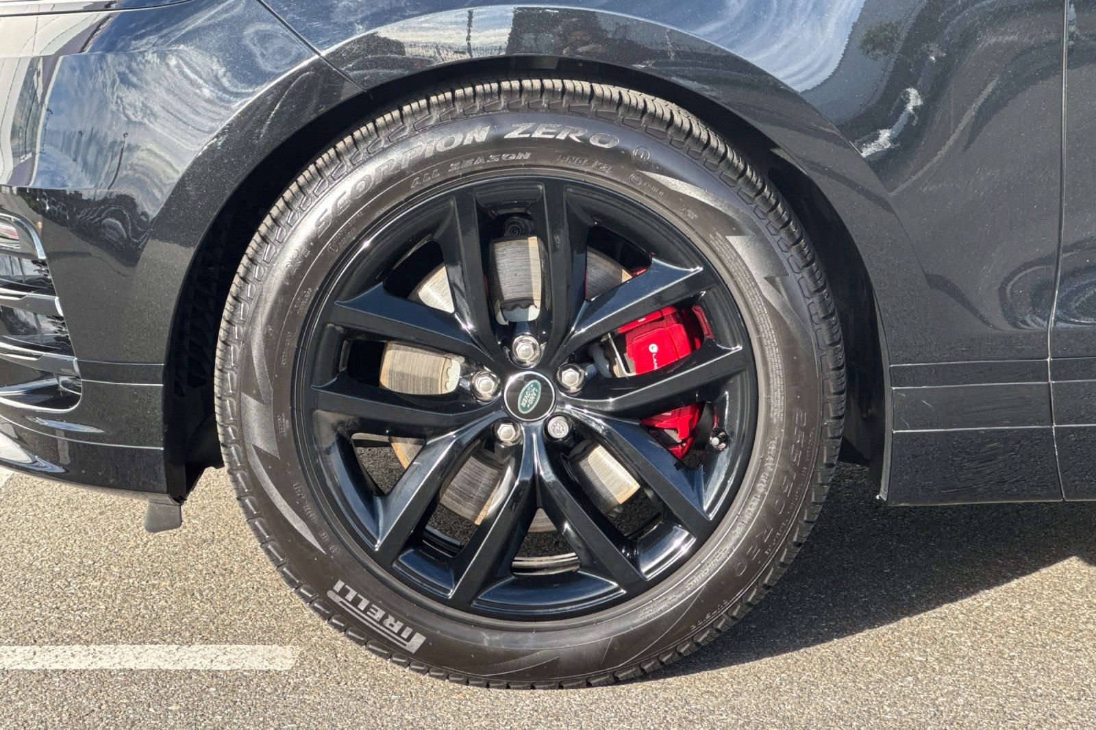 Used 2025 Land Rover Range Rover Velar Dynamic SE image 33