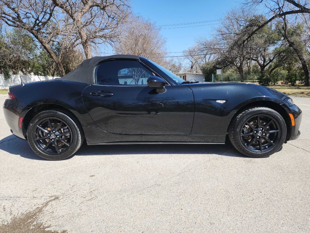 Used 2019 MAZDA MX-5 Miata Sport image 9