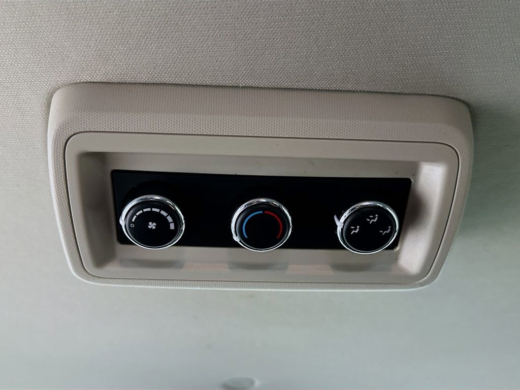 Used 2016 Dodge Grand Caravan SXT FWD image 19
