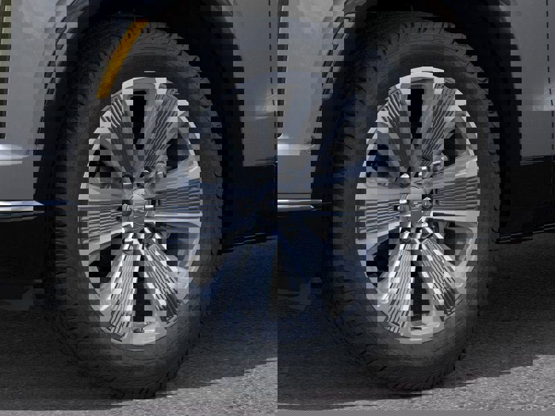 New 2026 Cadillac Vistiq Luxury w/ LPO, Floor Liner Package image 9