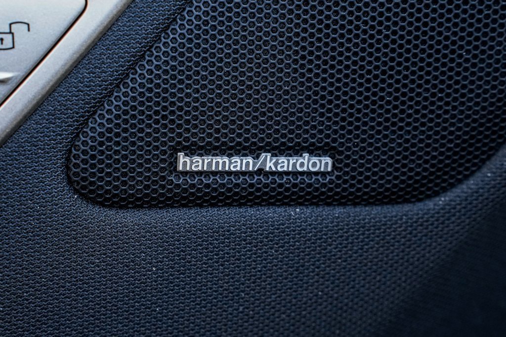 Used 2024 BMW iX xDrive50 w/ Premium Package image 10