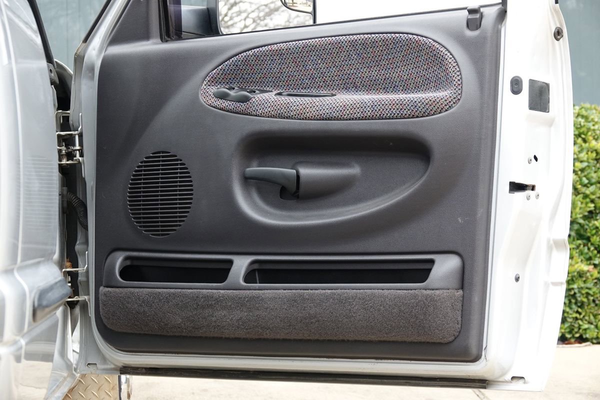 Used 2002 Dodge Ram 2500 Truck SLT image 38