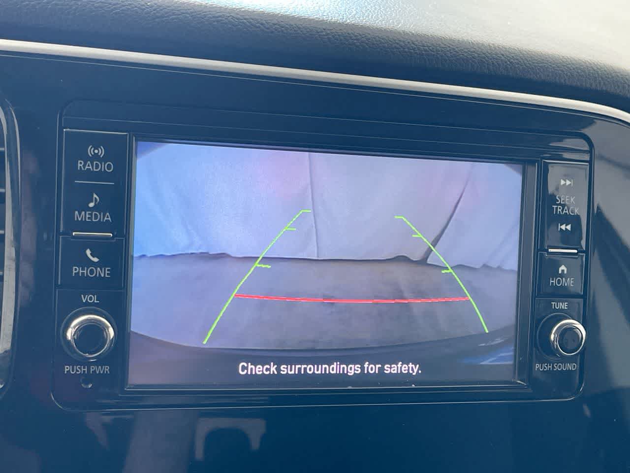 Used 2020 Mitsubishi Outlander ES AWD/4WD image 17