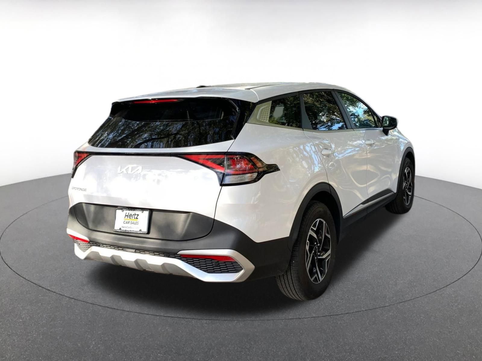 Used 2025 Kia Sportage LX image 7