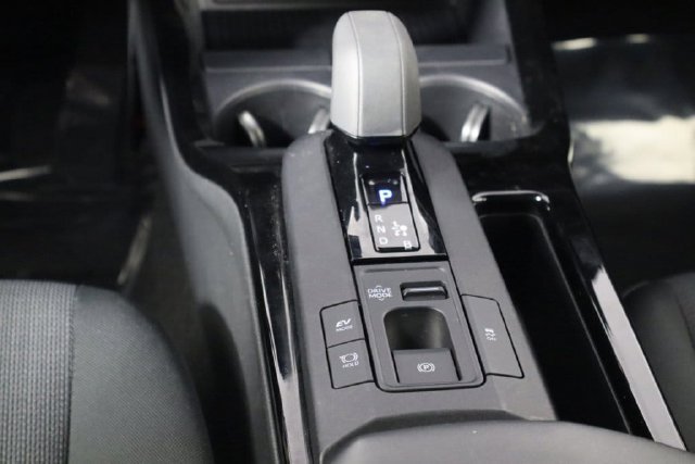 Used 2025 Toyota Prius LE FWD image 31