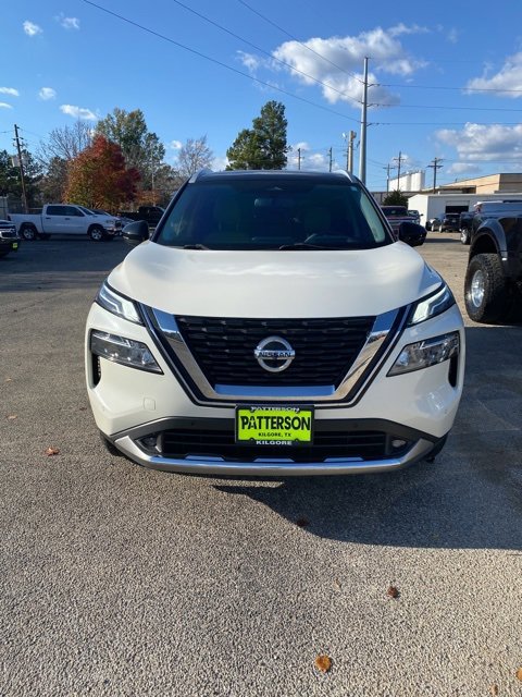 Used 2021 Nissan Rogue Platinum image 2