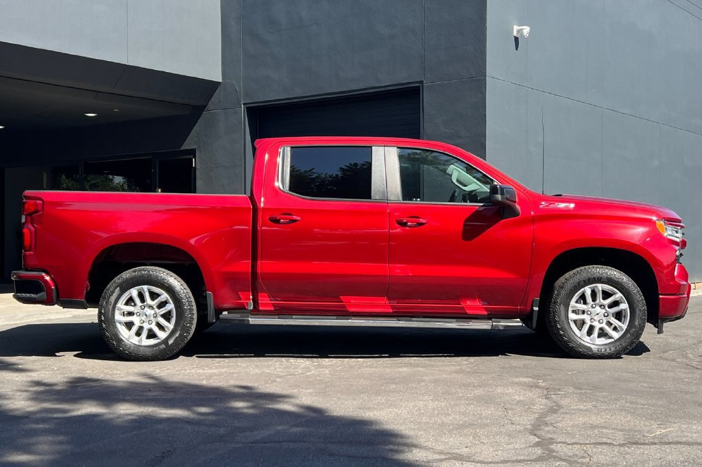Used 2024 Chevrolet Silverado 1500 RST w/ Z71 Off-Road Package AWD/4WD image 3