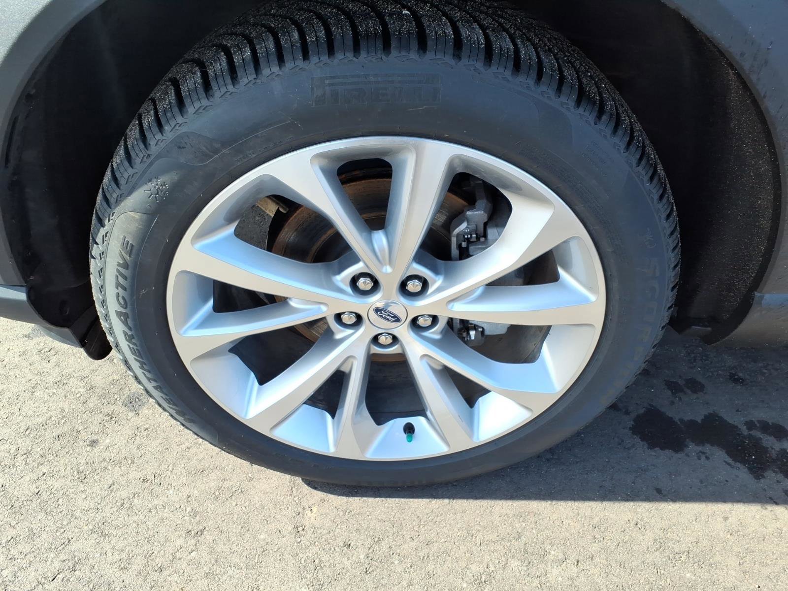 Used 2022 Ford Explorer Platinum w/ Equipment Group 601A AWD/4WD image 21
