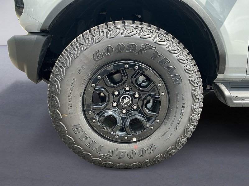 New 2026 Ford Bronco Outer Banks w/ Sasquatch Package image 9