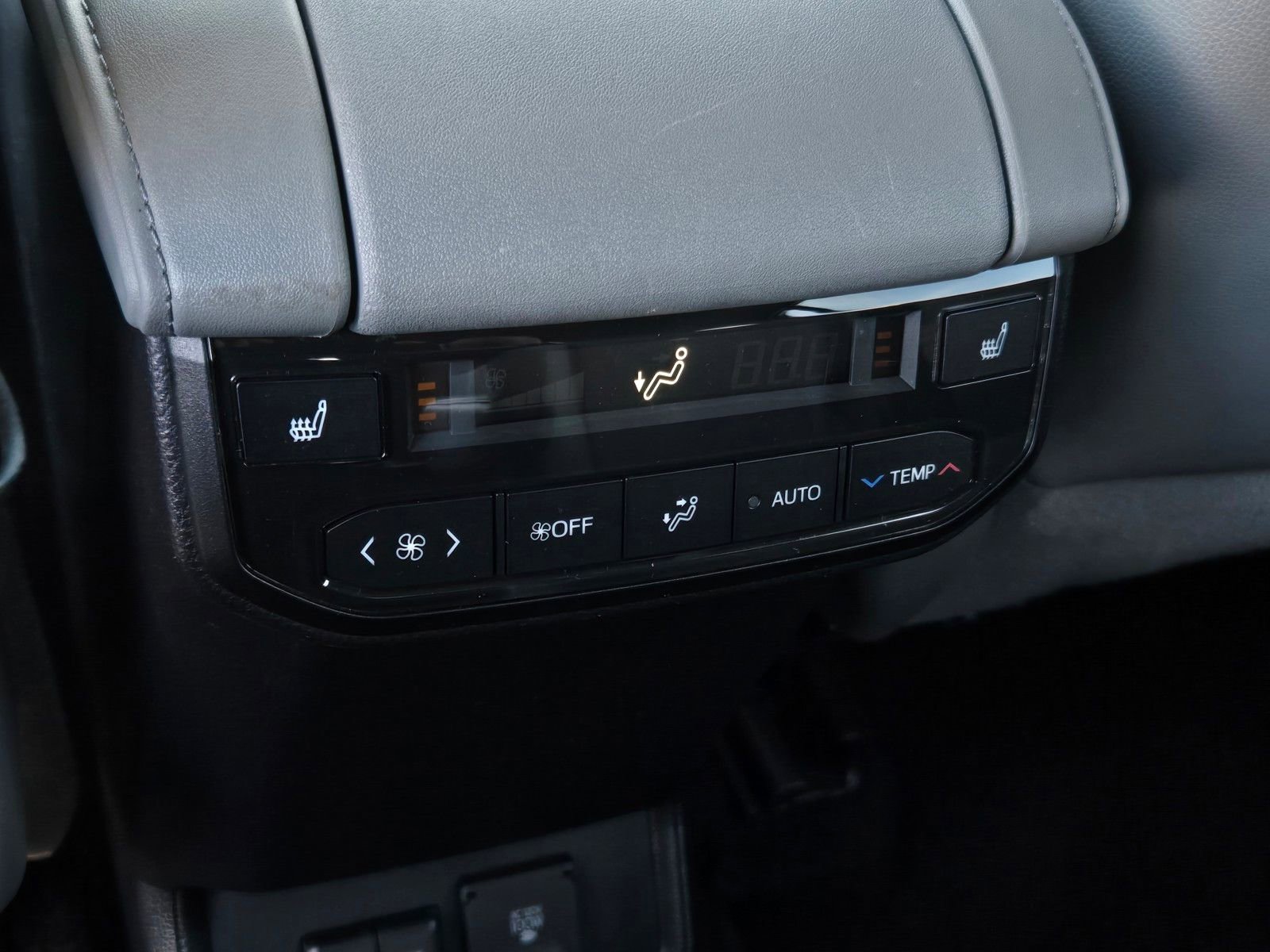 Certified 2022 Toyota Highlander Platinum image 12