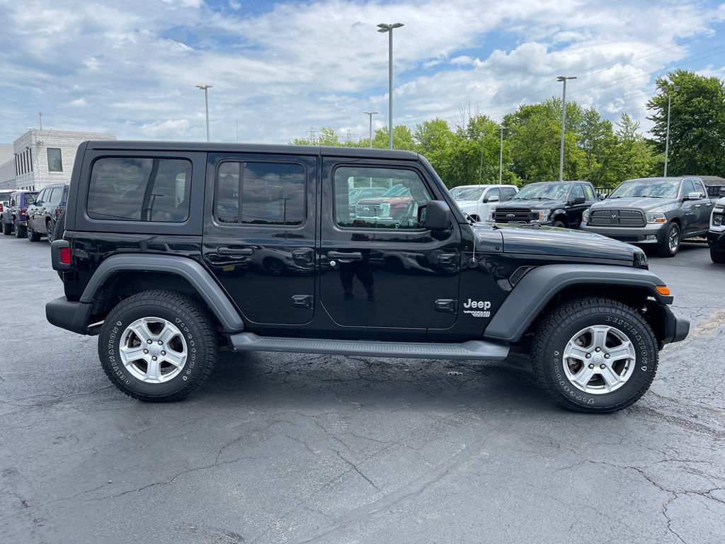 Used 2018 Jeep Wrangler Unlimited Sport S AWD/4WD image 3