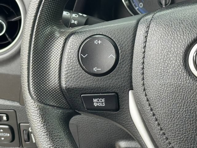 Used 2017 Toyota Corolla LE w/ Carpet Mat Package (TMS) FWD image 21