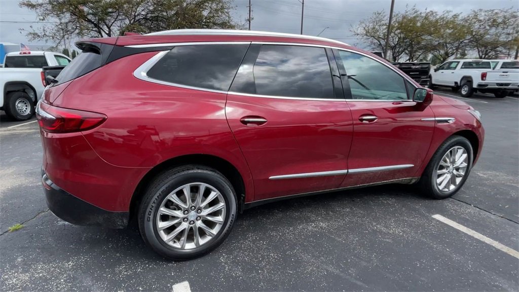 Used 2020 Buick Enclave Essence w/ Sound and Sites Package image 3