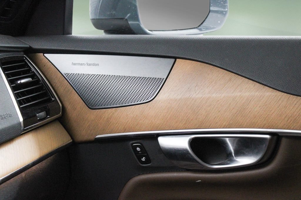 Certified 2023 Volvo XC90 B6 Plus AWD/4WD image 41