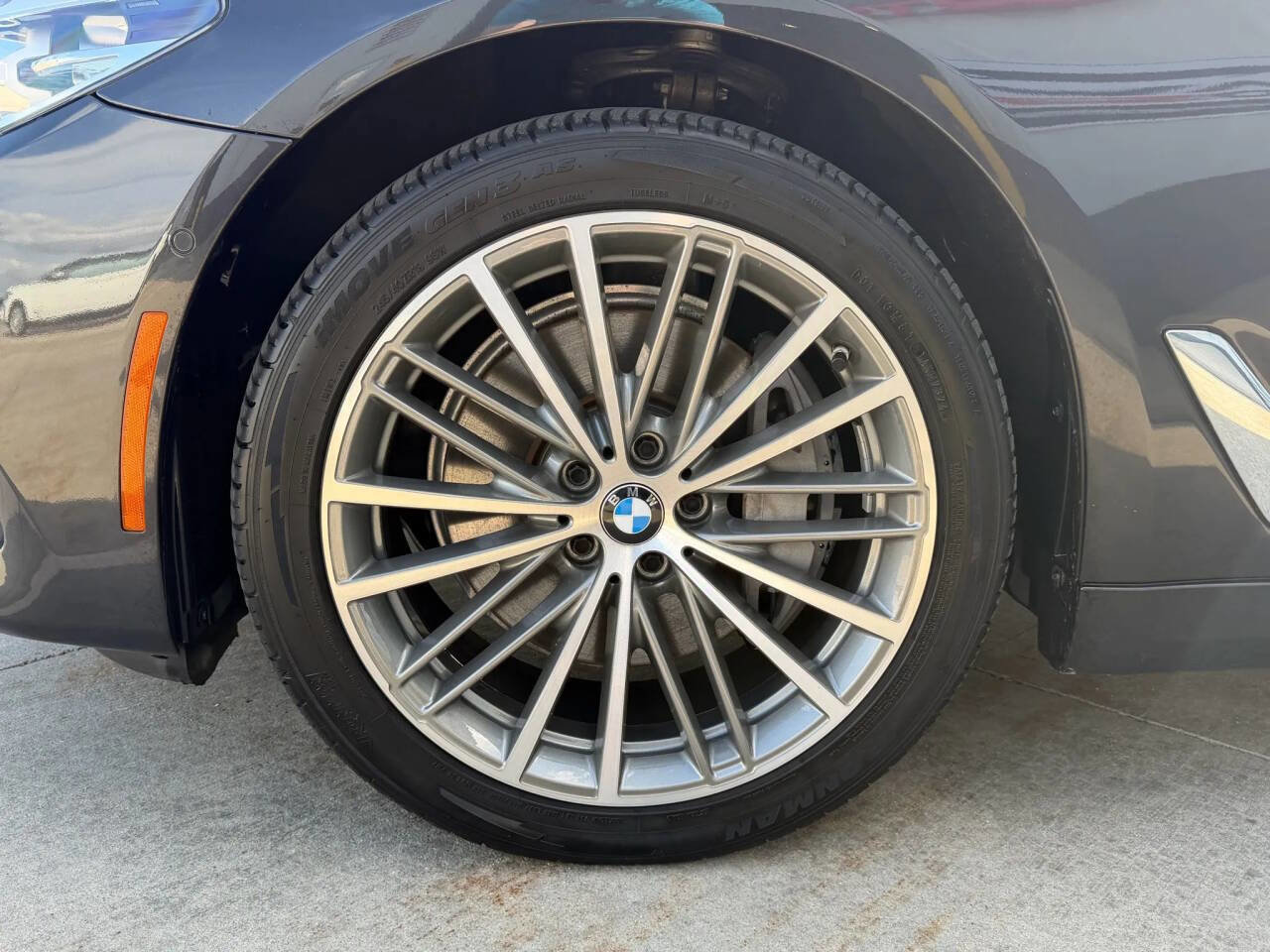 Used 2020 BMW 540i xDrive w/ Premium Package image 36