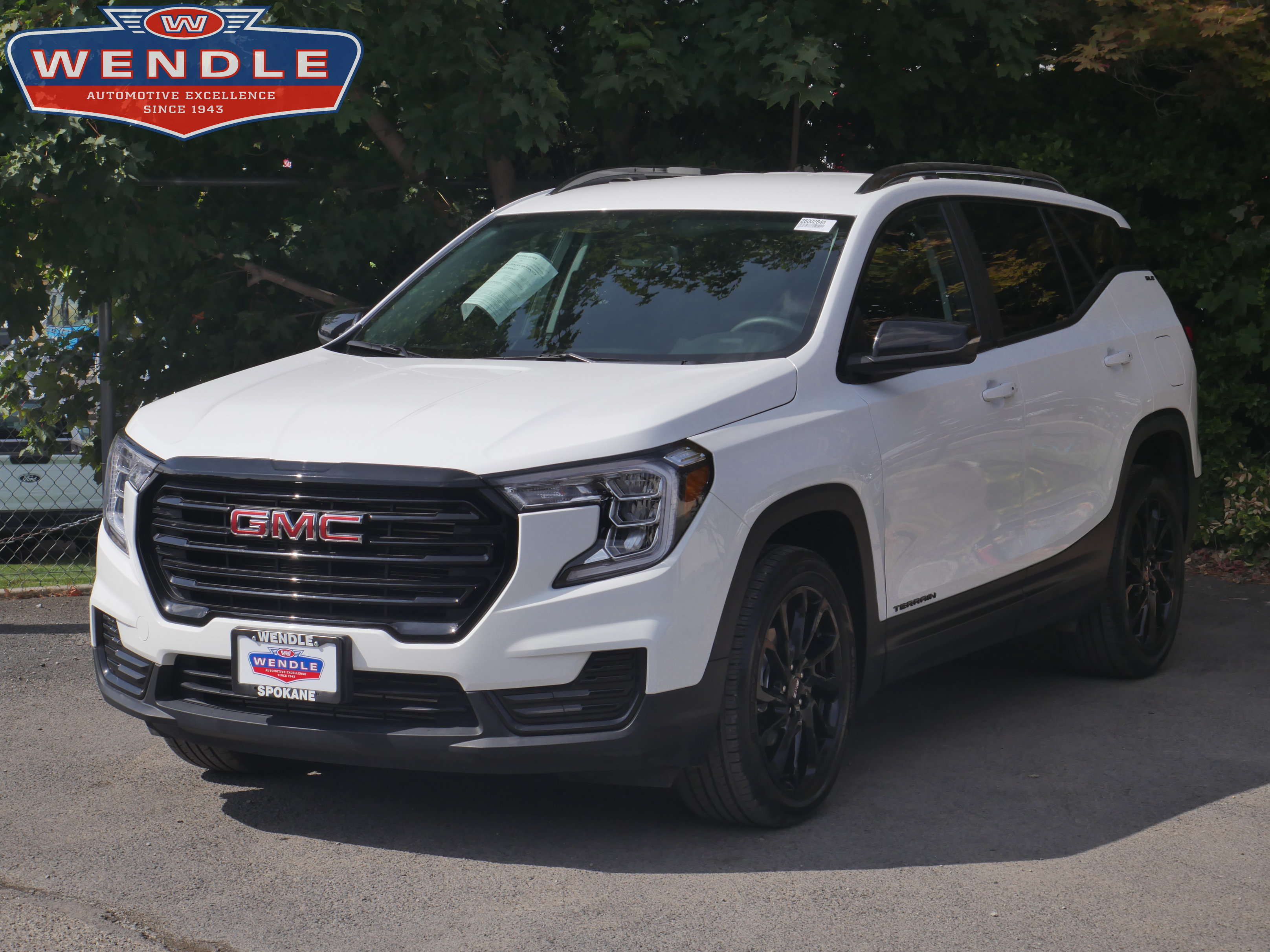 Used 2024 GMC Terrain SLE w/ Driver Convenience Package