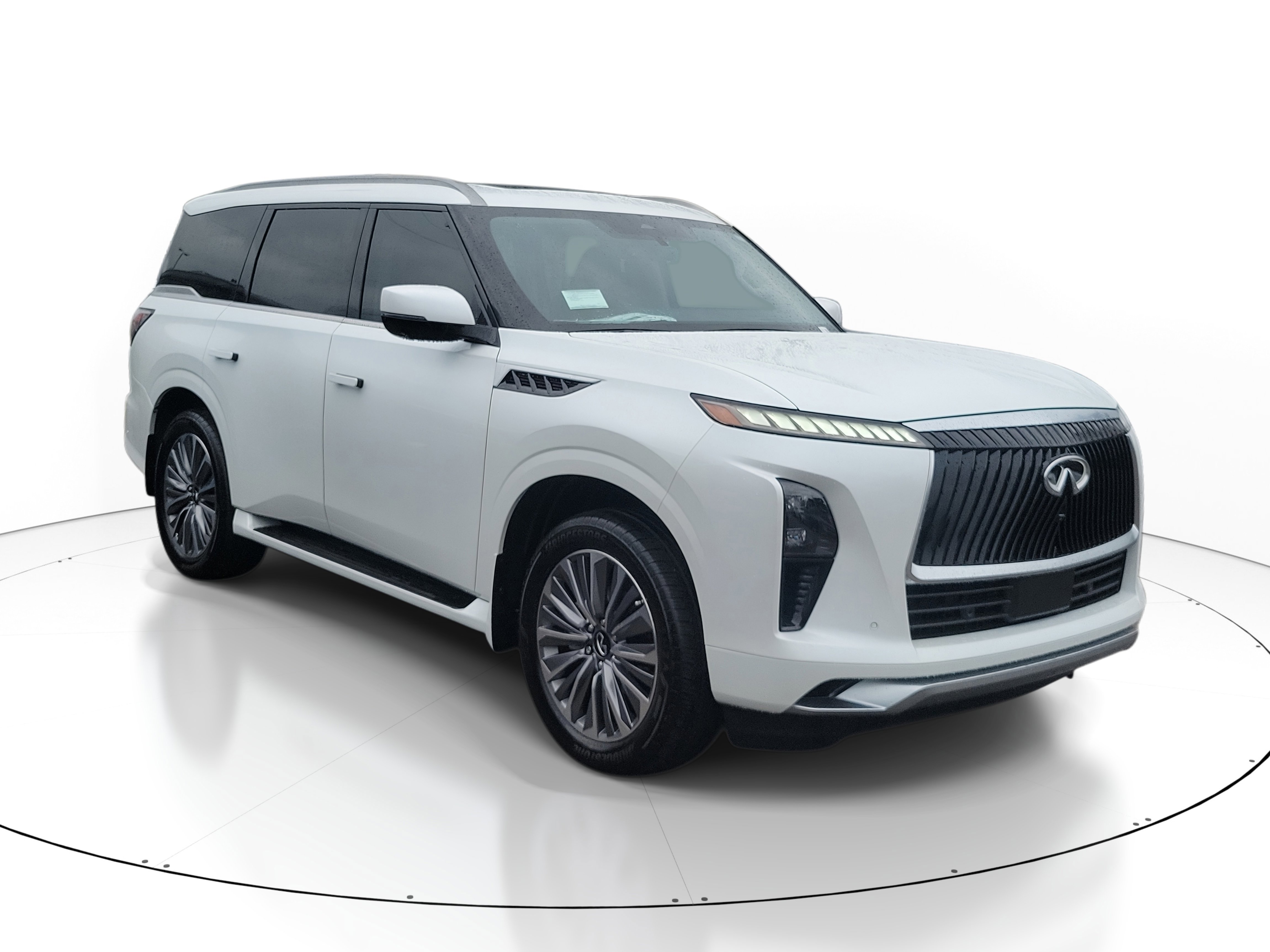 New 2026 INFINITI QX80 Luxe image 2