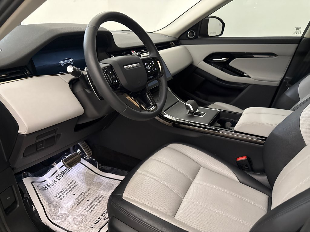 Used 2024 Land Rover Range Rover Evoque Dynamic SE AWD/4WD image 17