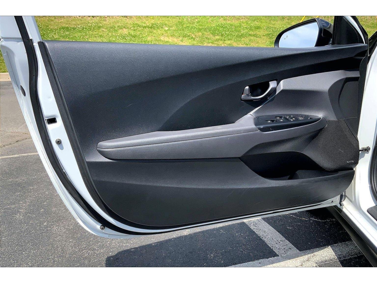 Used 2019 Hyundai Veloster Turbo Ultimate FWD image 18