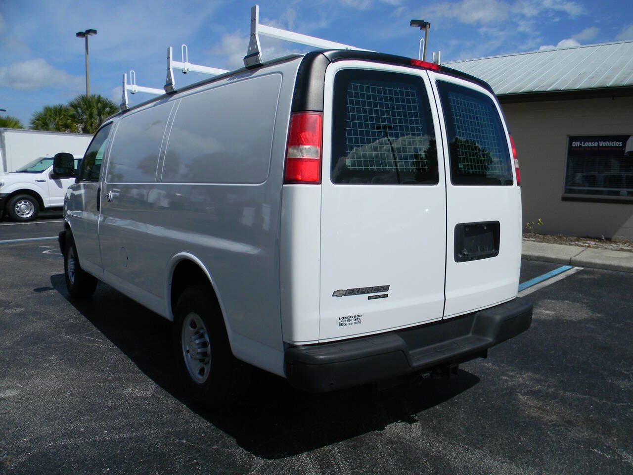 Used 2015 Chevrolet Express 2500 image 2