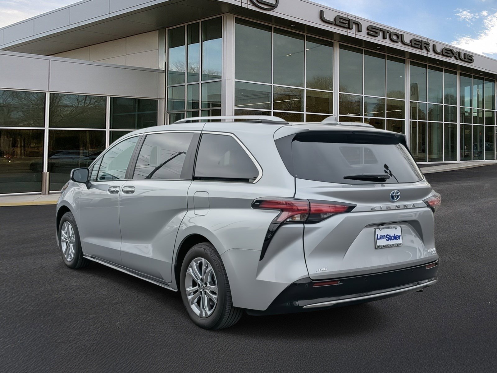 Used 2024 Toyota Sienna Platinum image 5