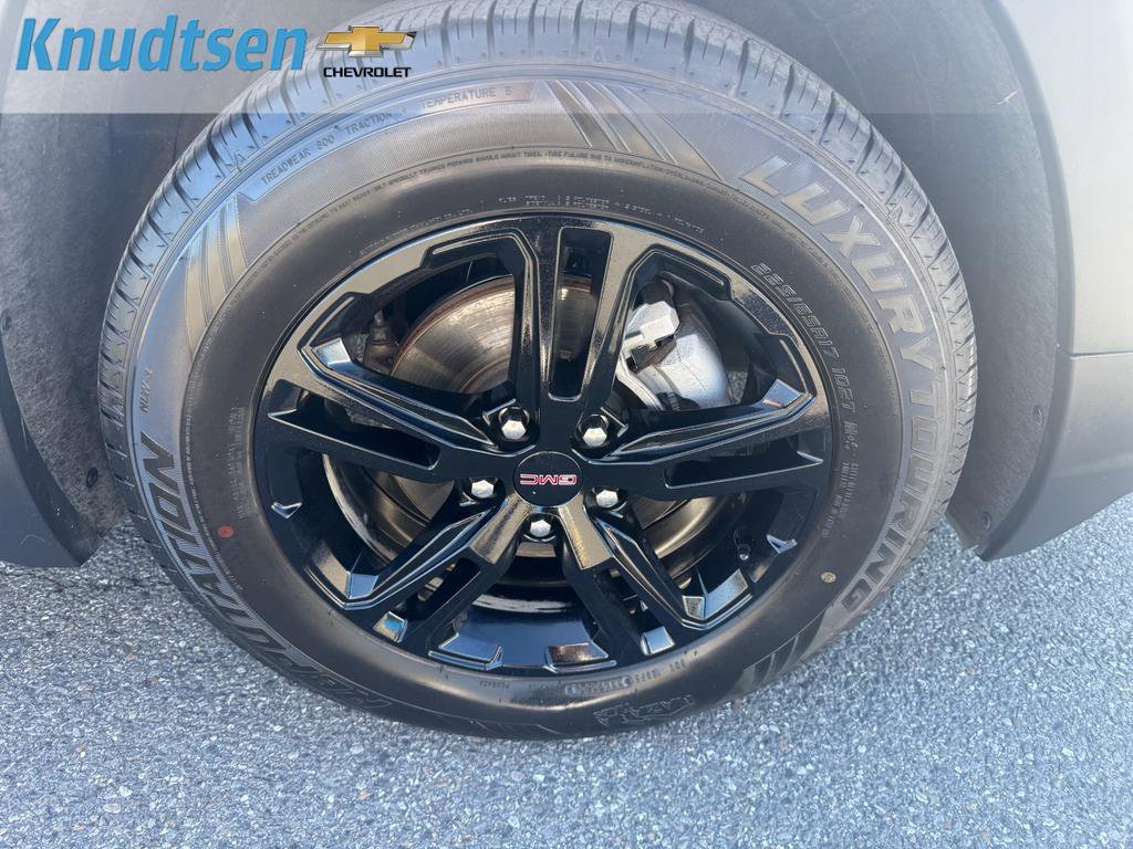 Used 2022 GMC Terrain AT4 w/ Tech Package AWD/4WD image 9