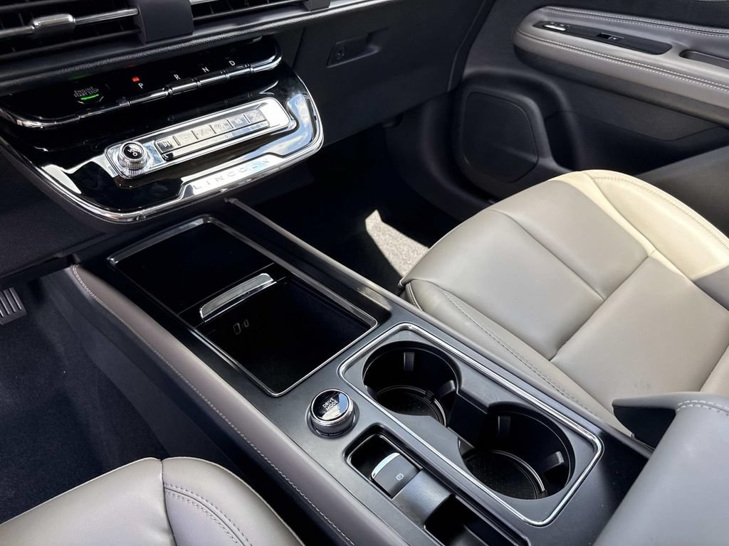 Certified 2026 Lincoln Corsair Premiere AWD/4WD image 25