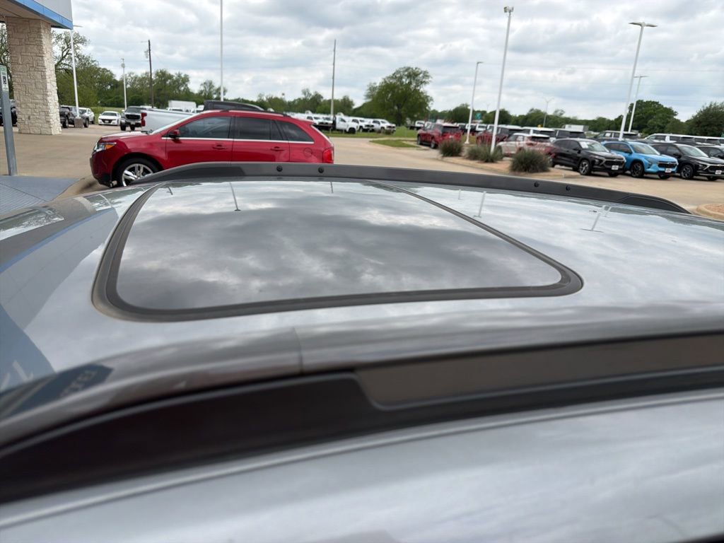 Used 2025 Chevrolet Trax ACTIV w/ Sunroof Package FWD image 7